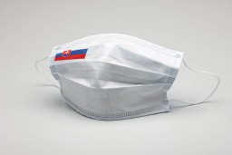 szlovák zászlós, maszk